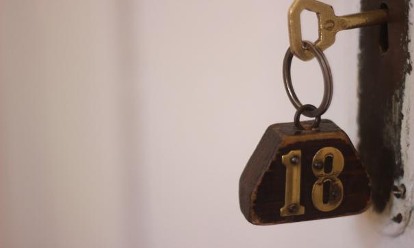 Возраст не будет увеличен с 18 лет до 21 года
