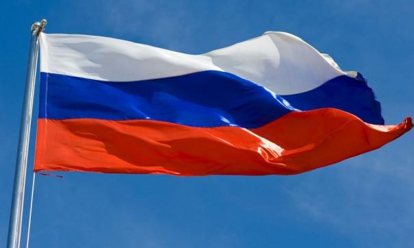 Во время шоу на набережной развернут 25-метровый флаг России