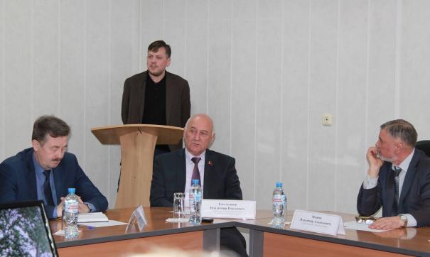 Директор компании-подрядчика ответил на острые вопросе об аутсорсинге