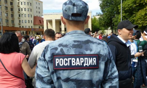 Машина с мигалкой, на которой фотографировались пьяные мужчины, принадлежала Росгвардии