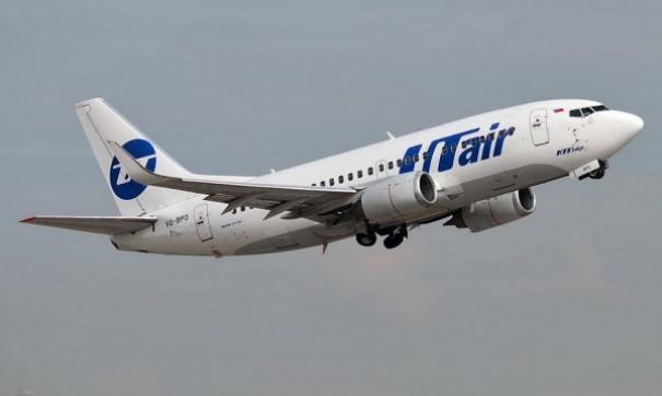 У самолета авиакомпании Utair при посадке потрескалось лобовое стекло