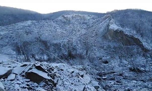 Не метеорит: хабаровские ученые назвали три фактора, которые привели к сходу оползня на Бурее