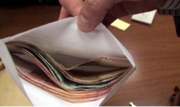 Взятка предназначалась за прекращение уголовного преследования.