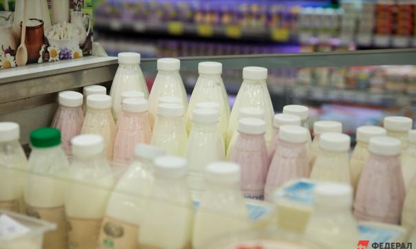 Поставщики молочки предупредили о перебоях с поставкой продукции летом этого года
