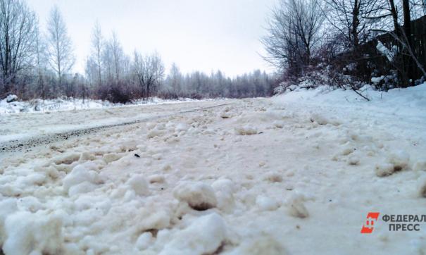 В поселке Новоказанцево чиновники не знают, что делать с незаконной дорогой