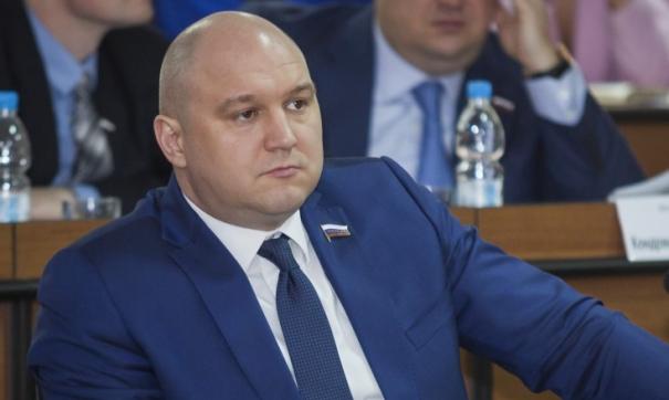 Диплом об окончании колледжа он предоставил при выдвижении в депутаты