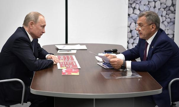 Путин провел рабочую встречу с президентом Татарстана