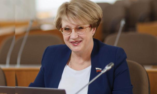 Елена Бахтенко посетила круглый стол о здоровье детей в Москве