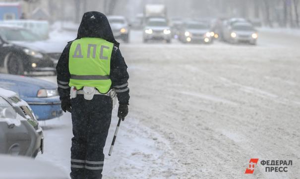В Архангельске нетрезвый мужчина напал на сотрудника ГИБДД