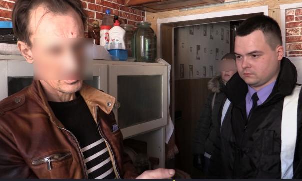 Мужчина ограбил и убил родителей.
