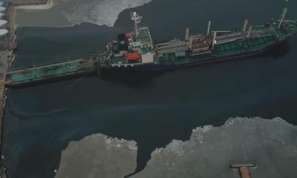 Во Владивостоке по факту разлива нефти в бухте Улисс возбуждено дело