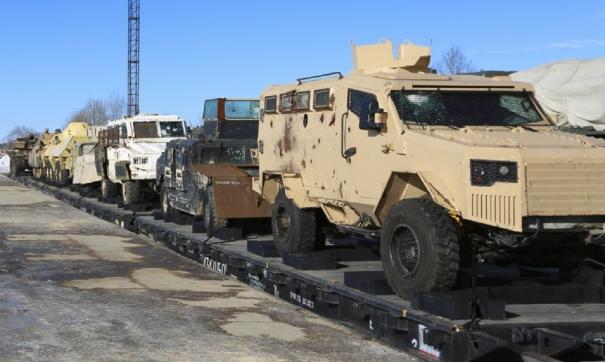 Акция демонстрирует трофейное вооружение и военную технику