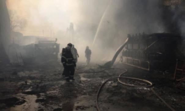 Пожар в цеху тушили более полутора часов