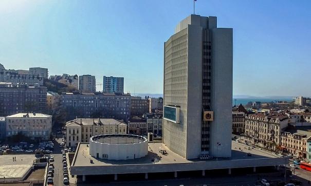 В Приморье обсуждают возможный скорый уход главы департамента образования и науки