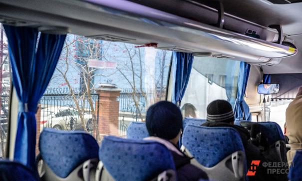 В Ленобласти пассажиры автобусов поят детей пивом, чтобы уложить спать