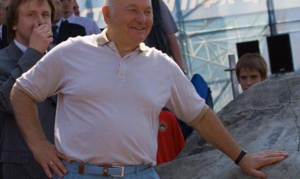 Лужков считает, сто пожарные могли работать гораздо оперативнее