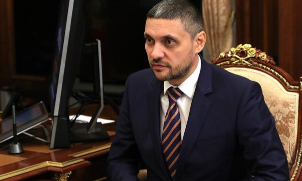 Осипов осмотрел трофейное оружие, изъятое у сирийских террористов