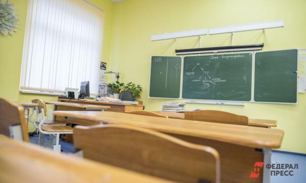 В Петербурге вновь эвакуируют школы