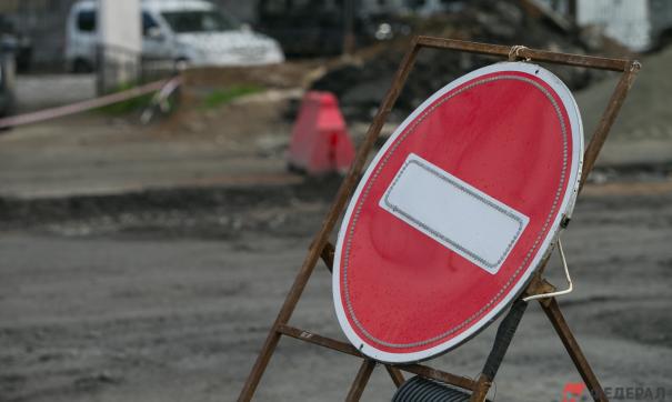 В Екатеринбурге автомобилисты и городские депутаты жалуются на ремонт перекрестка улиц 8 марта и Радищева