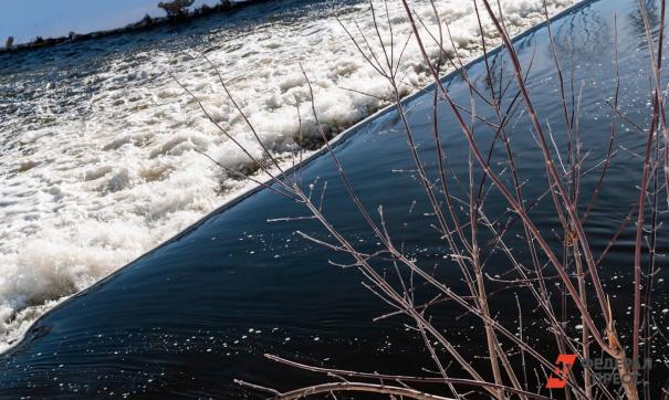 Талые воды с полей. В уральском городе серьезный потоп