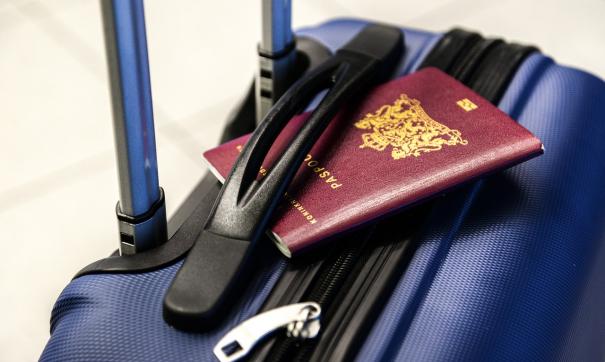 Самолет задержали в среднем на шесть часов