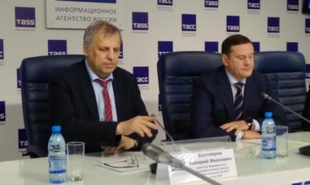 Валерий Бухтияров (слева) утверждает, что у СКИФ - преимущество над иностранными синхротронами