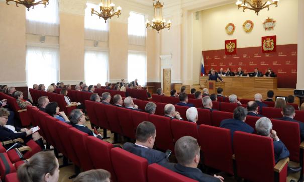 Средства на переоснащение получат как крупные клиники, так и медучреждения в районах