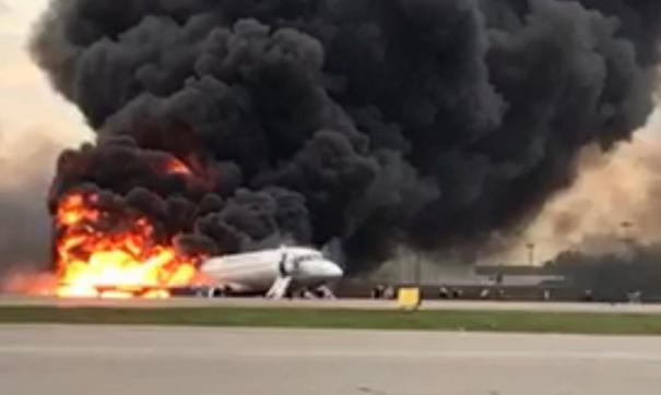 Вылетевший в Мурманск самолет вернулся в Шереметьево из-за технической неисправности