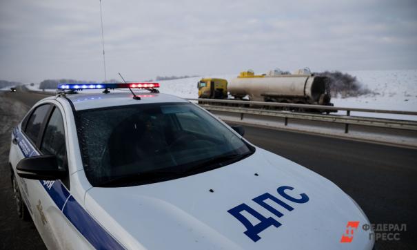 Петербуржец на арендованной машине сломал полицейскому палец