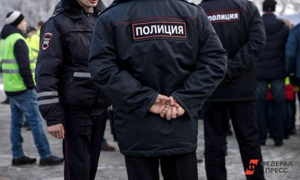 В Ленобласти полицейские помогли жителям выйти из горящего дома