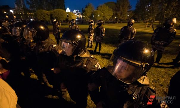 У одного из оппозиционеров забрали паспорт