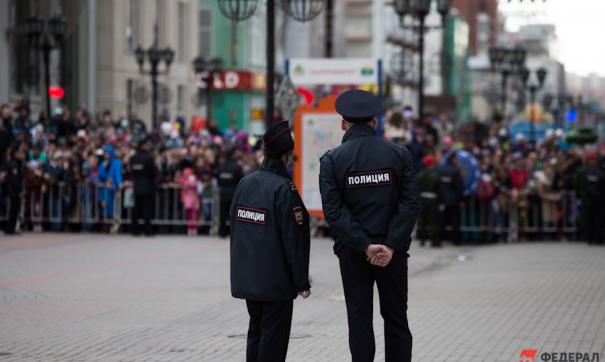 действительно. Так моя жена ебется в жопу с негром этим столкнулся