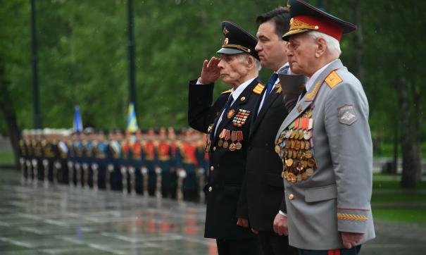 Губернатор Московской области с ветеранами