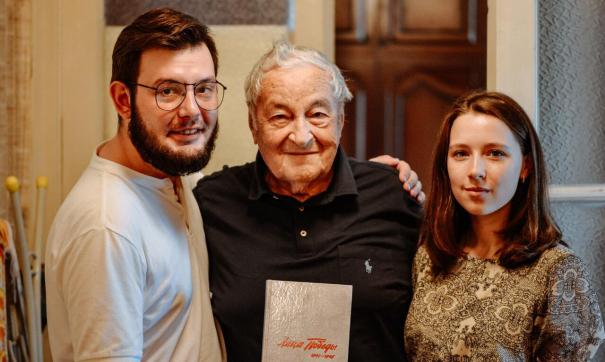 В книге описан подвиг фронтовика Бориса Литвака