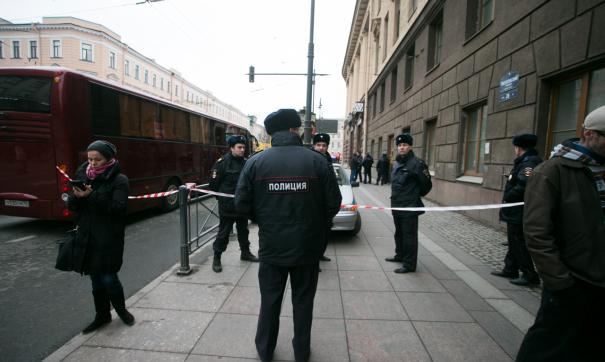 Вход и выход на станцию петербургского метро «Площадь Восстания» заблокирован