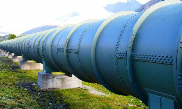 В случае аварийного разлива нефти, это могло бы привести и к пожару.