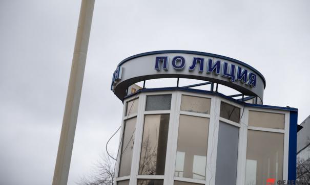 В Петербурге нашли младенца в кустах во дворе