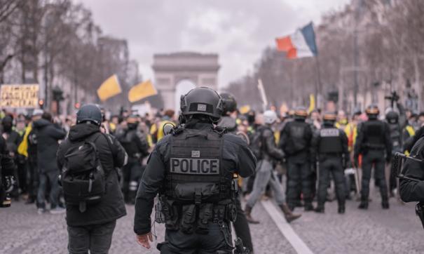 В Грузии отстранили десять полицейских, разгонявших митинги