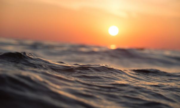 Сахалинские подростки едва не уплыли в открытое море на пенопластовом плоту
