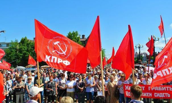 Поводом для протестов стало снятие с выборов ряда кандидатов от партий