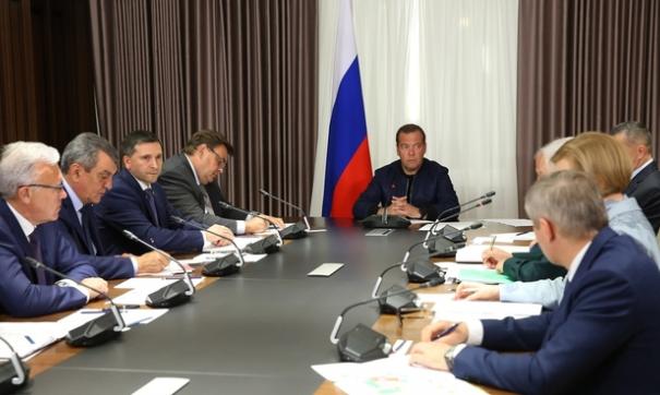 Дмитрий Медведев провел совещания по ситуации с лесными пожарами