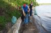 В Перми сотрудники ПЦБК и жители Голованово очистили от мусора берег реки Чусовой