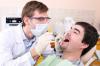 Стоматолог Ешидоржиев назвал сроки службы зубных имплантов