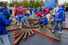 Россияне приняли участие в акции «Лучи Победы»