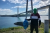 Супергерой из соцсетей Чистомэн прилетел во Владивосток: рассказал о самых противных мусорных находках