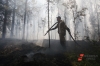 Возле гостиницы в Крыму горит лес