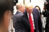 В Пальмовой комнате Белого дома заметили совместное фото Путина и Трампа