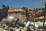 Шесть человек погибли при падении самолета на жилой дом в Чили