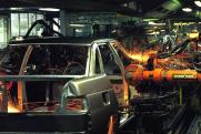 АвтоВАЗ жмет на тормоз: чем грозит остановка конвейера на концерне