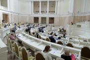 «Противоречия повышают интерес к выборам»: политолог о жалобах петербургских депутатов Памфиловой